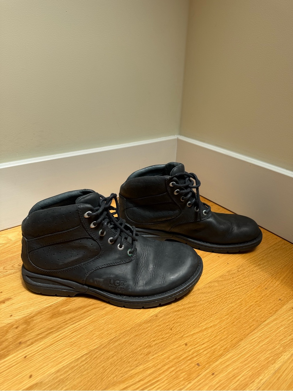 UGG Black Leather Lace-Up Boots, size 10 men’s